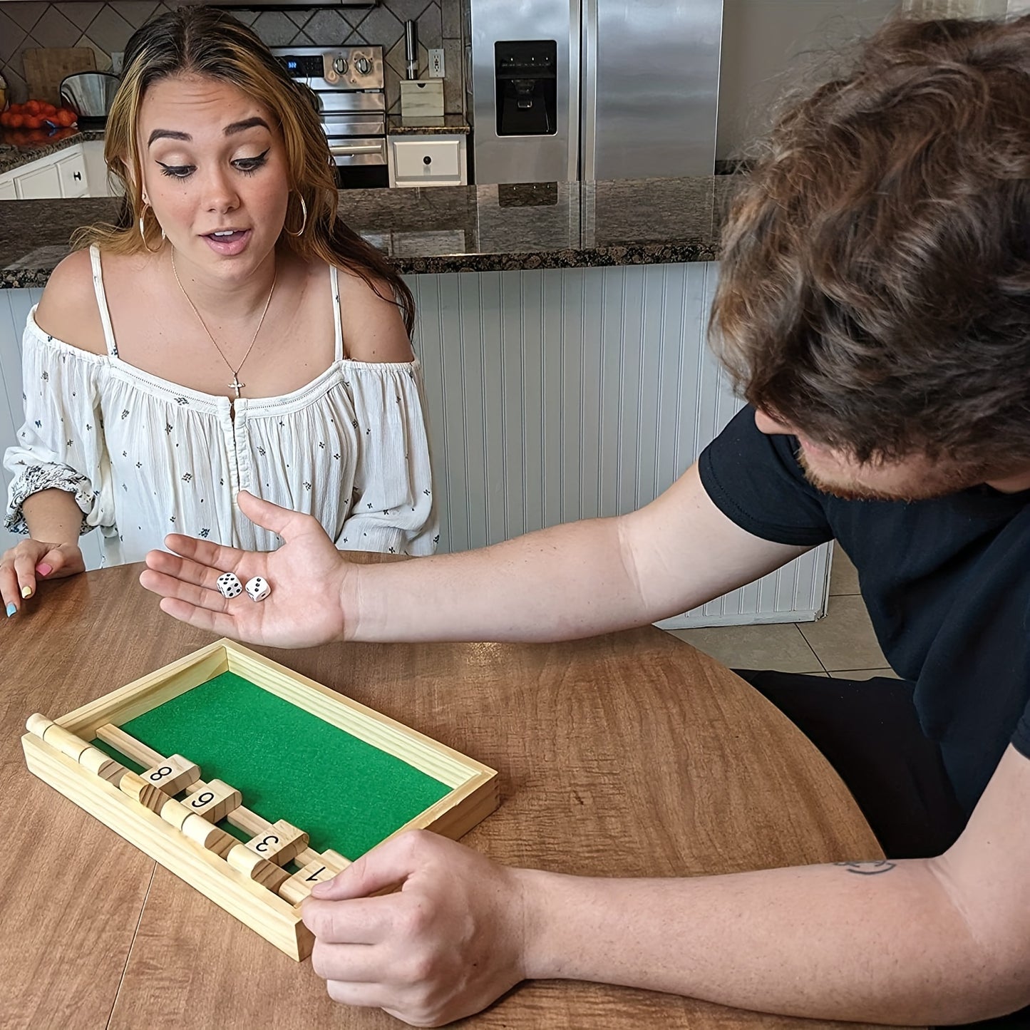 Tafelbladversie houten shut the box met 2 houten dobbelstenen