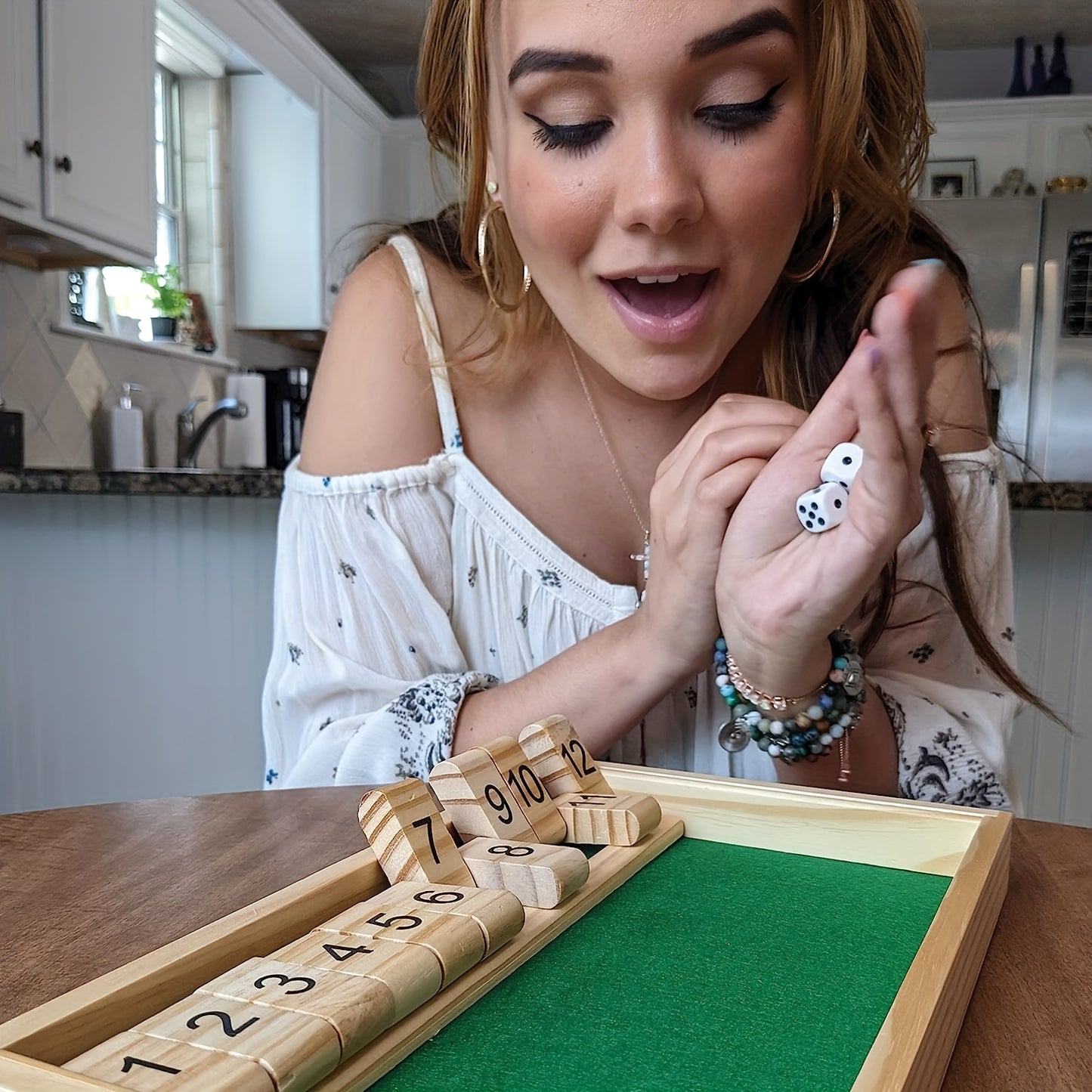 Tafelbladversie houten shut the box met 2 houten dobbelstenen